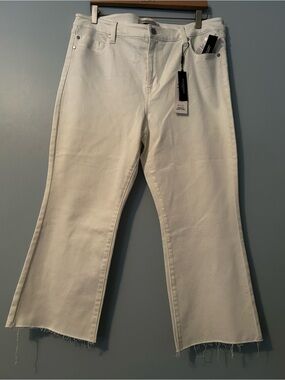 Ladies Hannah crop flare jeans by Liverpool. Size 16/33